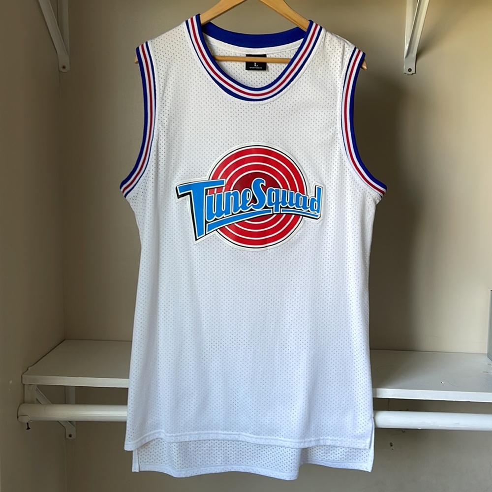 Bugs Bunny Tune Squad jersey + accessories